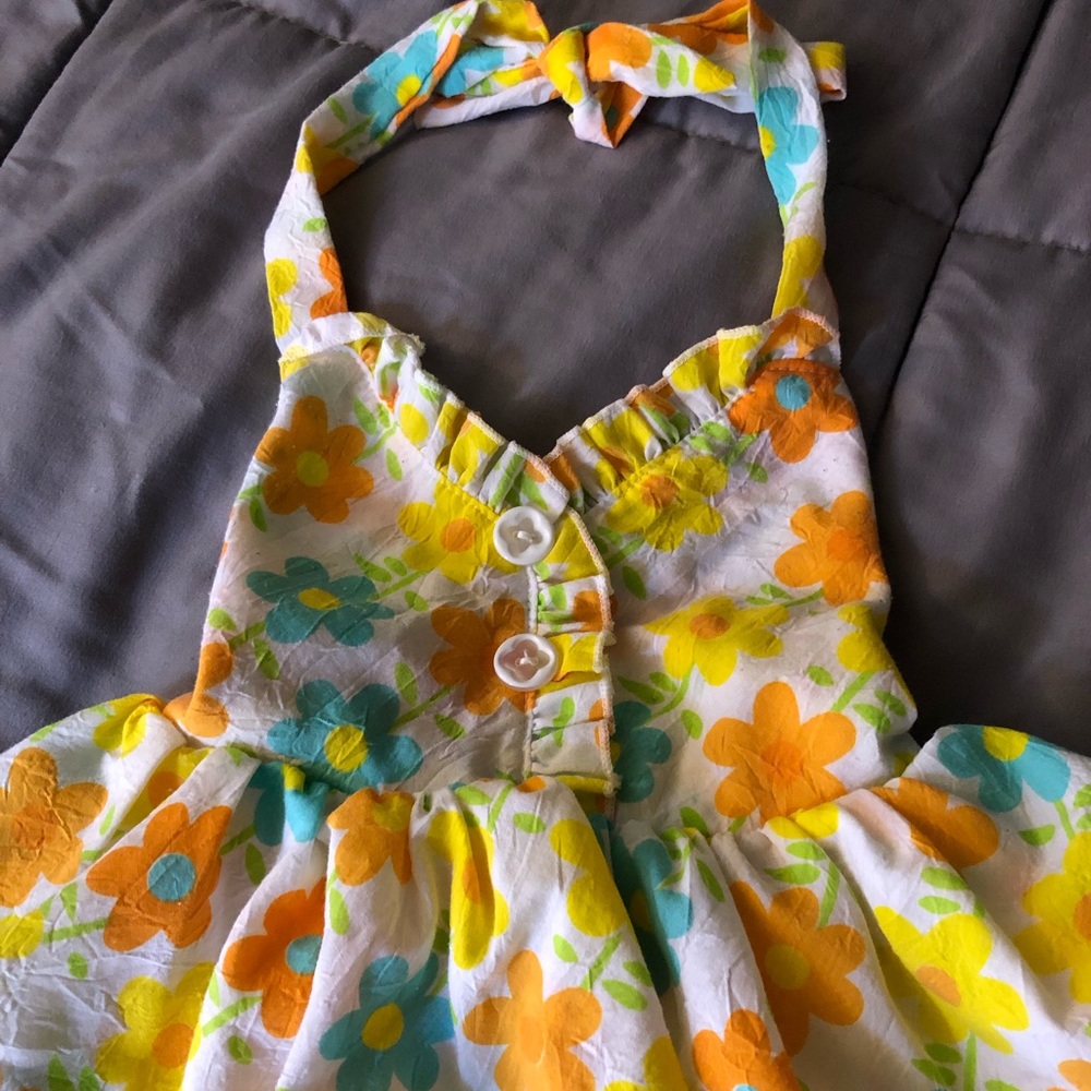 Beautiful Flower Dress 🌼 - Picture 2 of 6